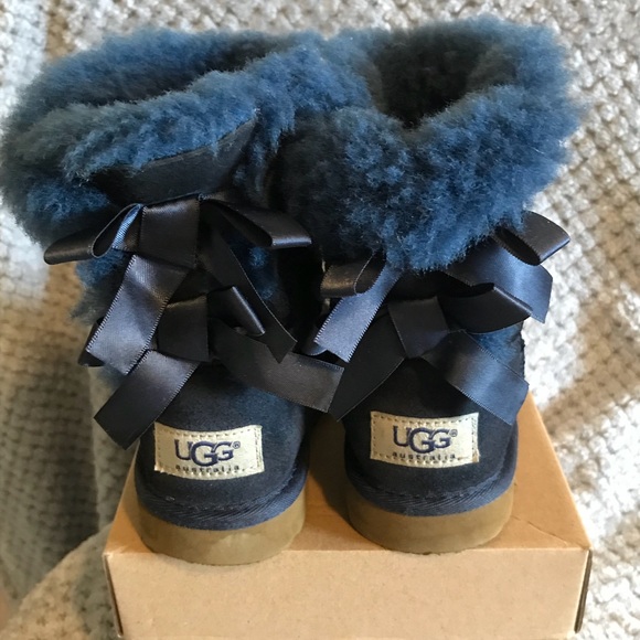 girls navy ugg boots
